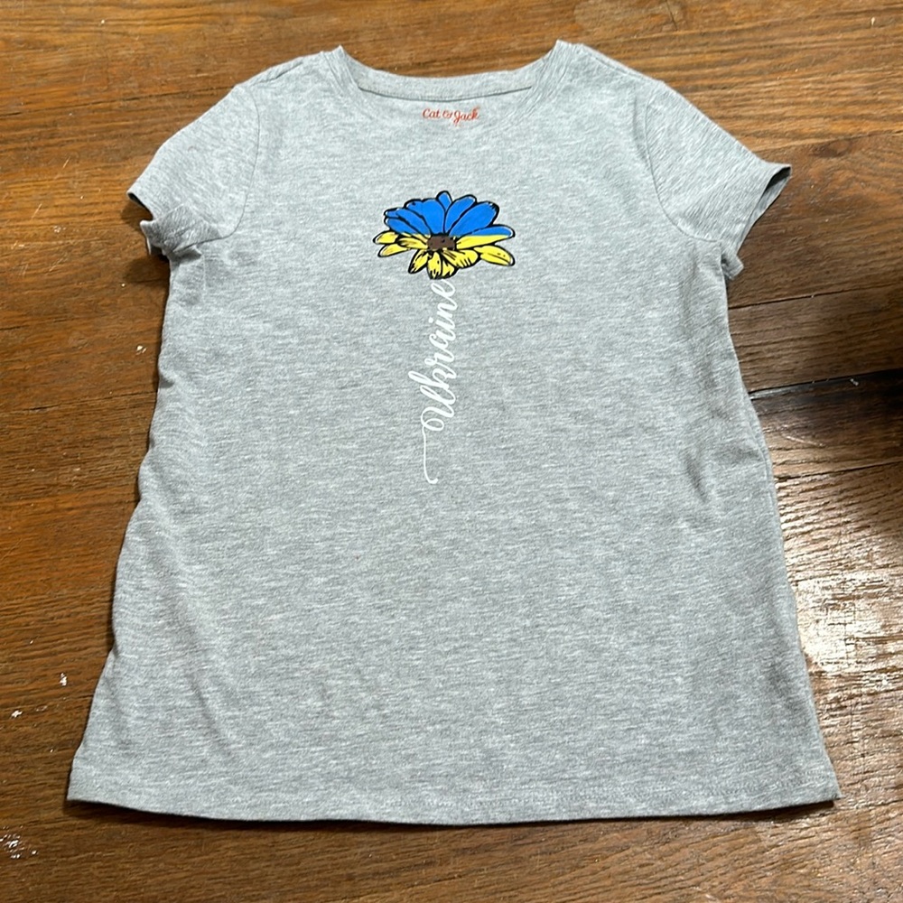 Girls Ukraine flower top